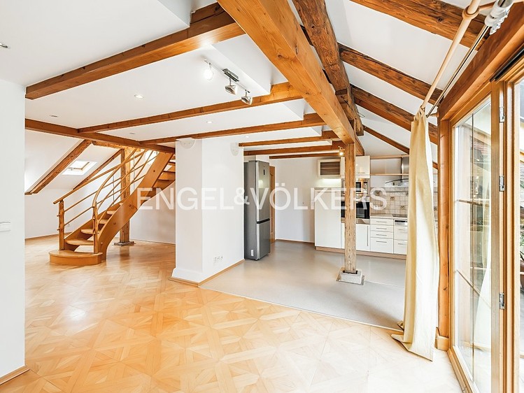 Квартира 4+kk в оренду, 221 м² (5 з 15)