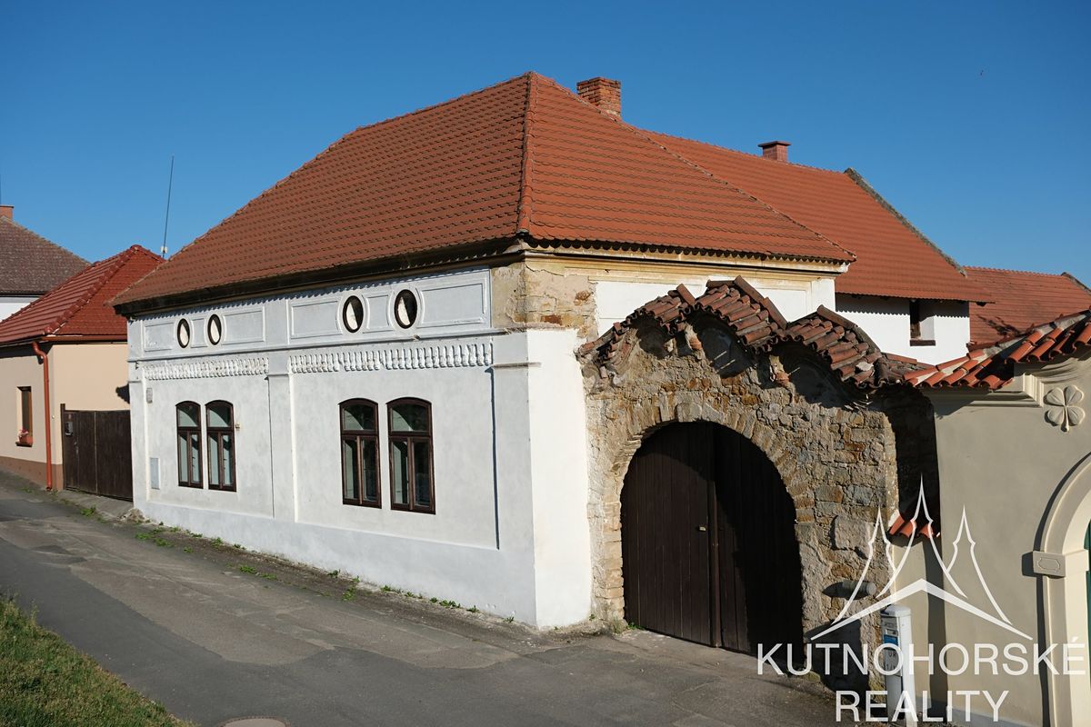 Prodej rodinného domu 414 m², pozemek 1000 m² – fotografie 4