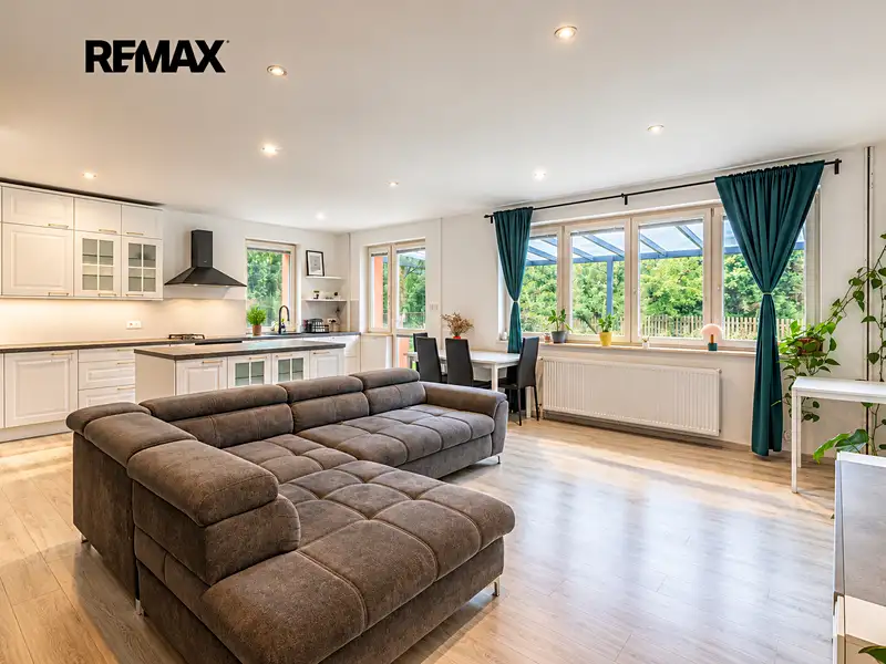 Pronájem rodinného domu 180 m², pozemek 473 m², Praha – náhled fotky 2