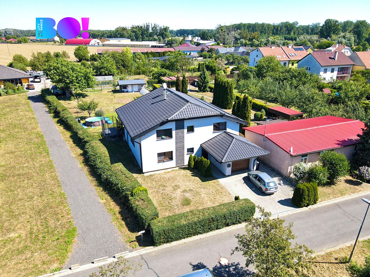 Prodej rodinného domu 235 m², pozemek 206 m² – fotografie 3