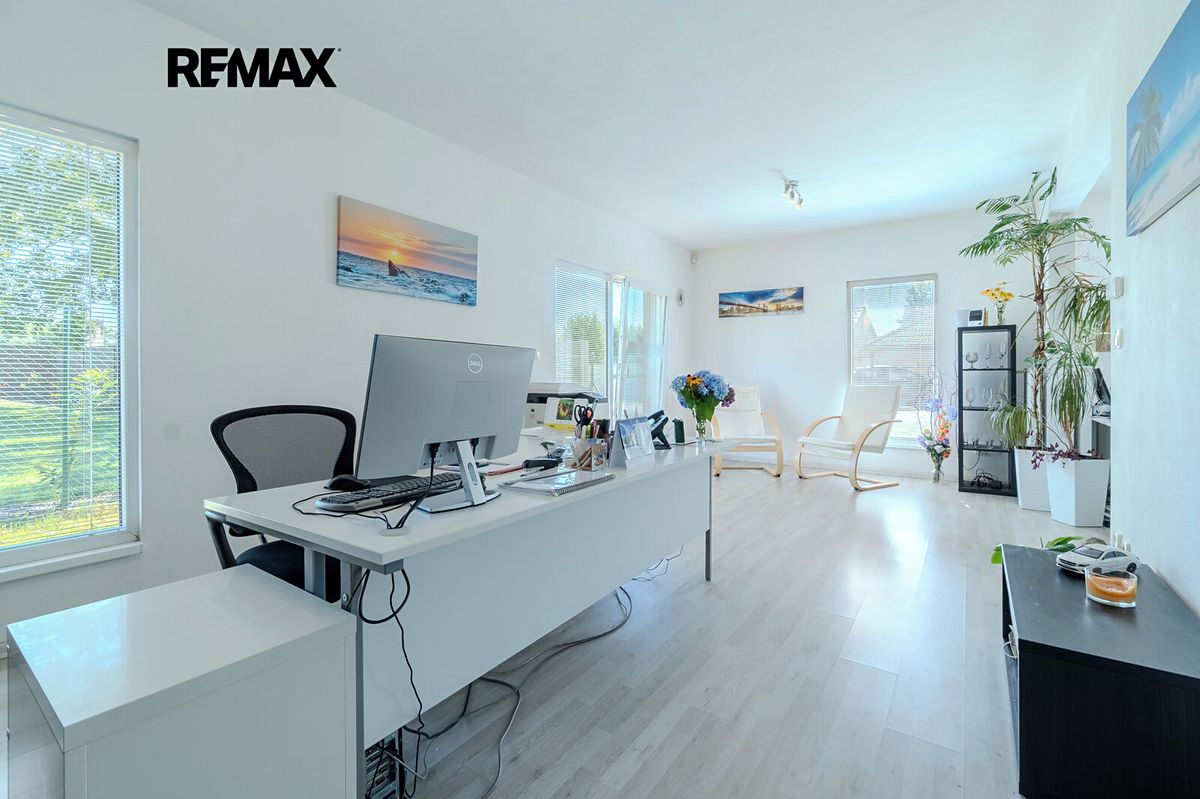 Prodej kanceláře 131 m² – fotografie 3