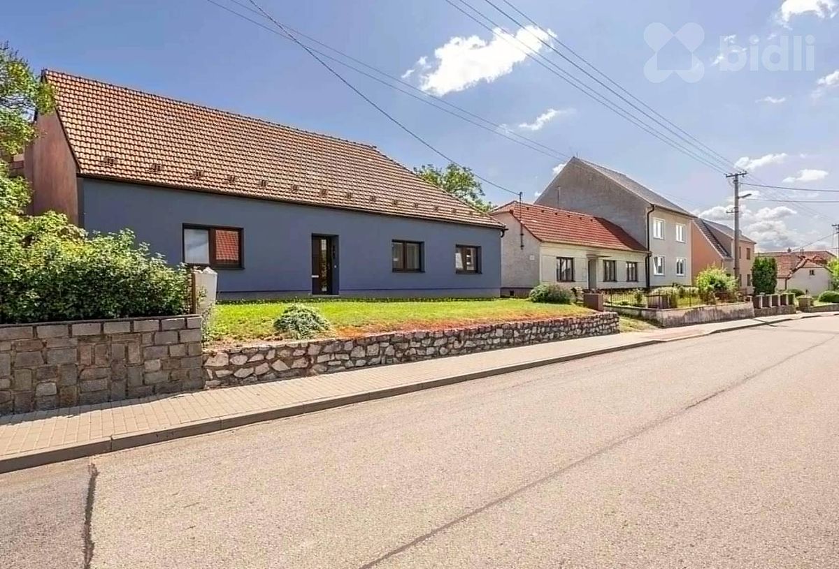 Prodej rodinného domu 150 m², pozemek 2106 m² – fotografie 2