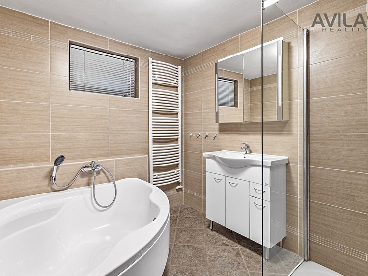 Комерційне приміщення на продаж, 300 м² (28 з 47)