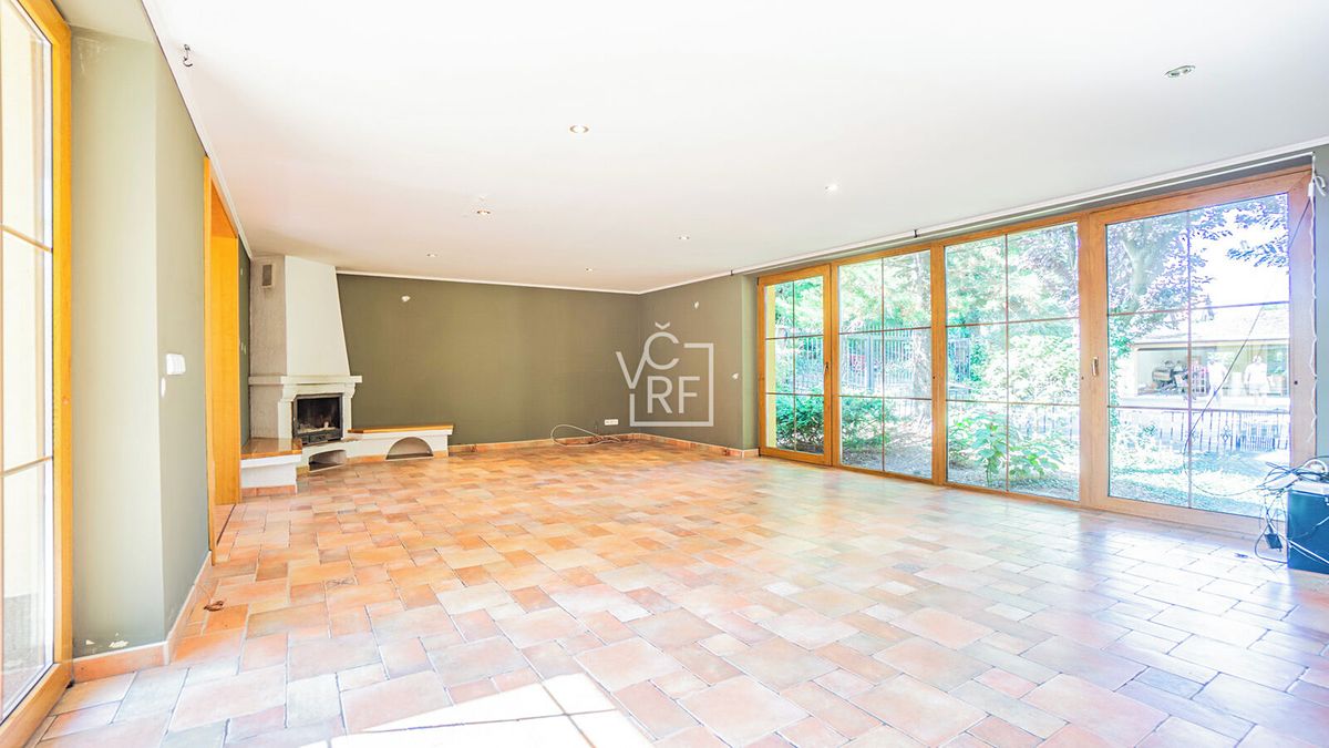 Prodej rodinného domu 260 m², pozemek 1754 m² – fotografie 4