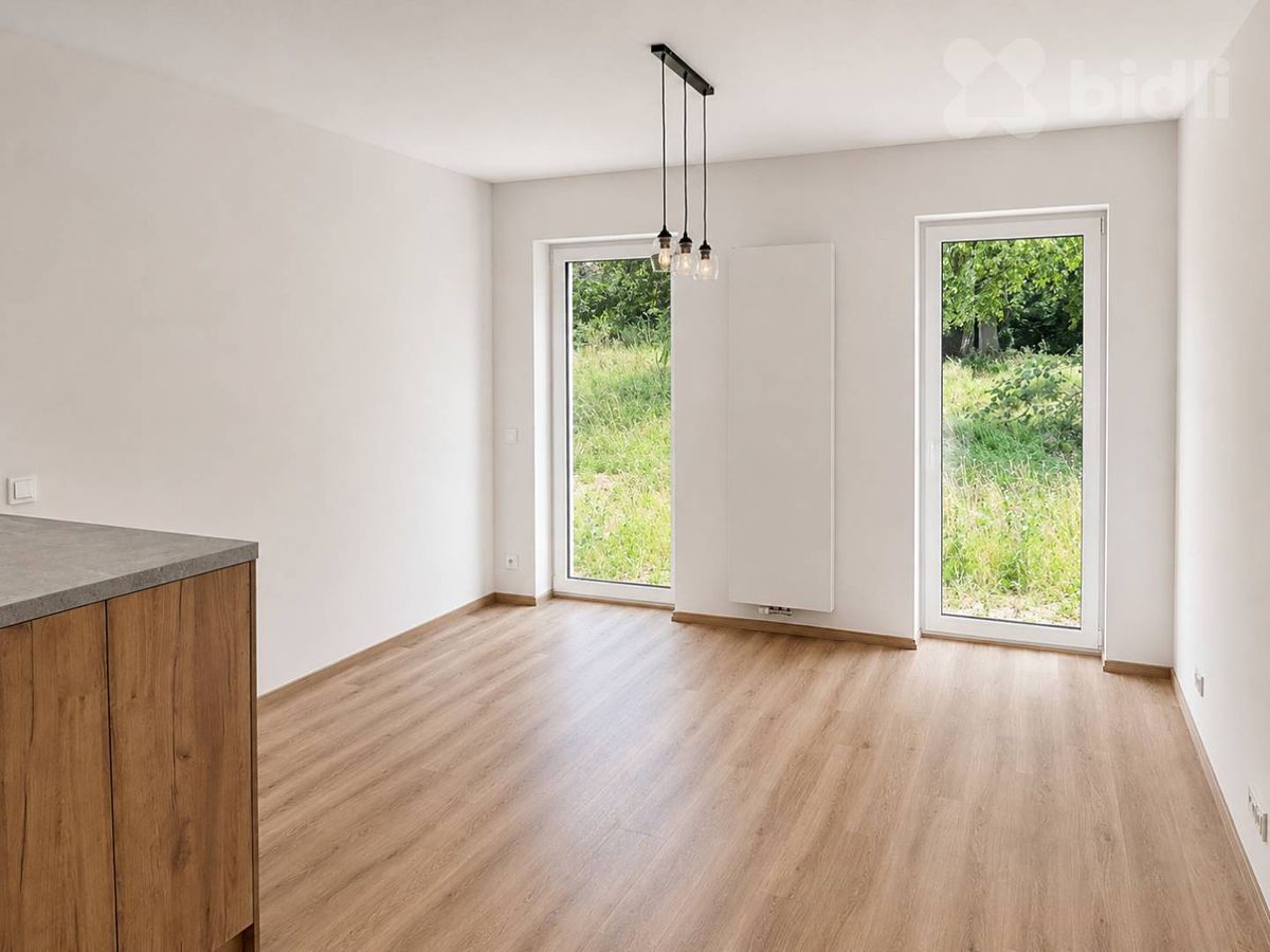 Pronájem bytu 1+kk 35 m² – fotografie 3