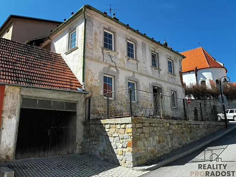 Prodej rodinného domu 250 m², pozemek 176 m², Benešov nad Černou – náhled fotky 2