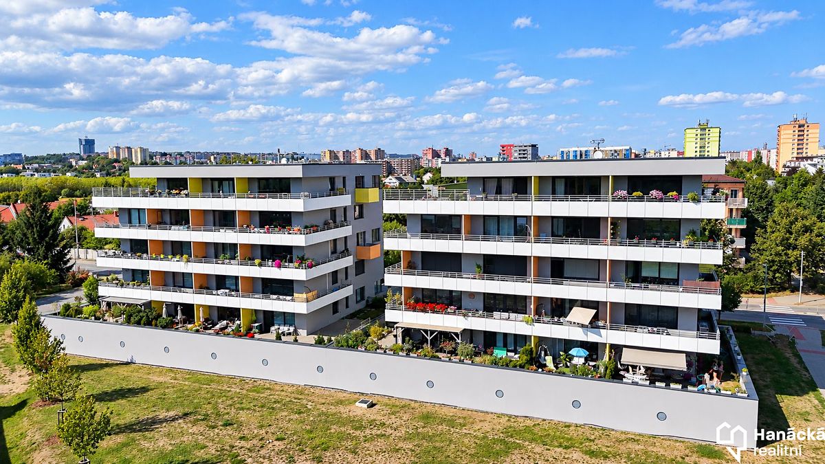 Pronájem bytu 2+kk 59 m² – fotografie 2