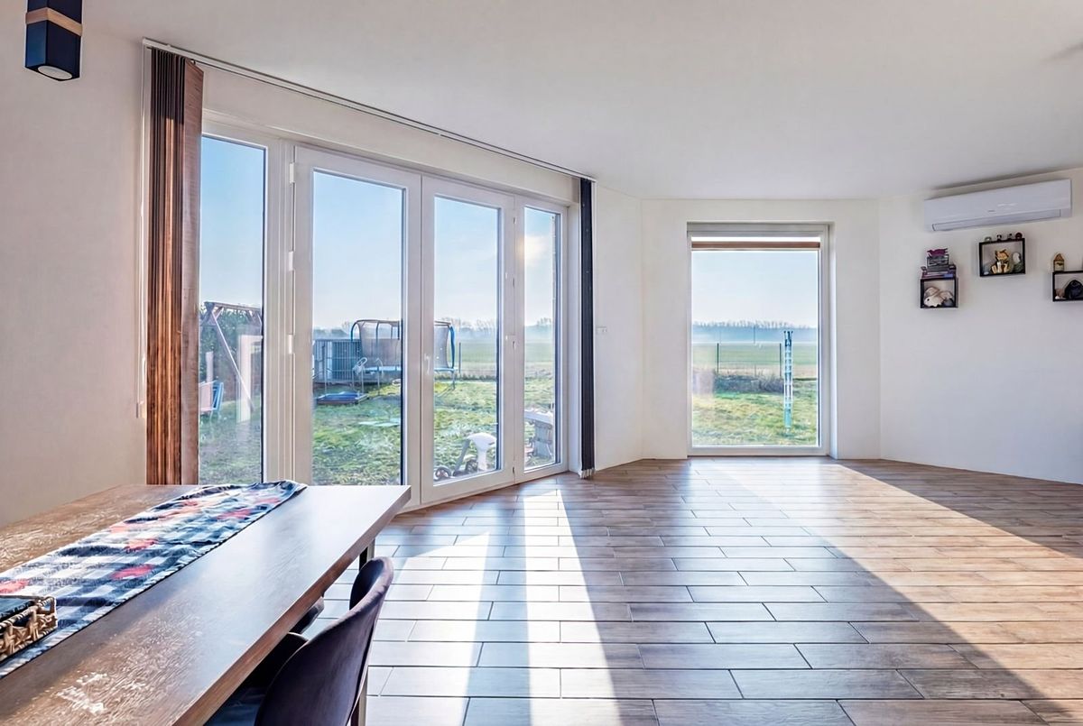 Prodej rodinného domu 140 m², pozemek 827 m² – fotografie 3
