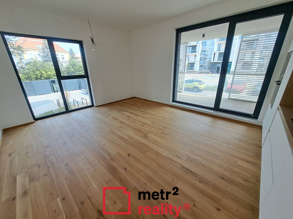 Pronájem bytu 1+kk 36 m² – fotografie 3