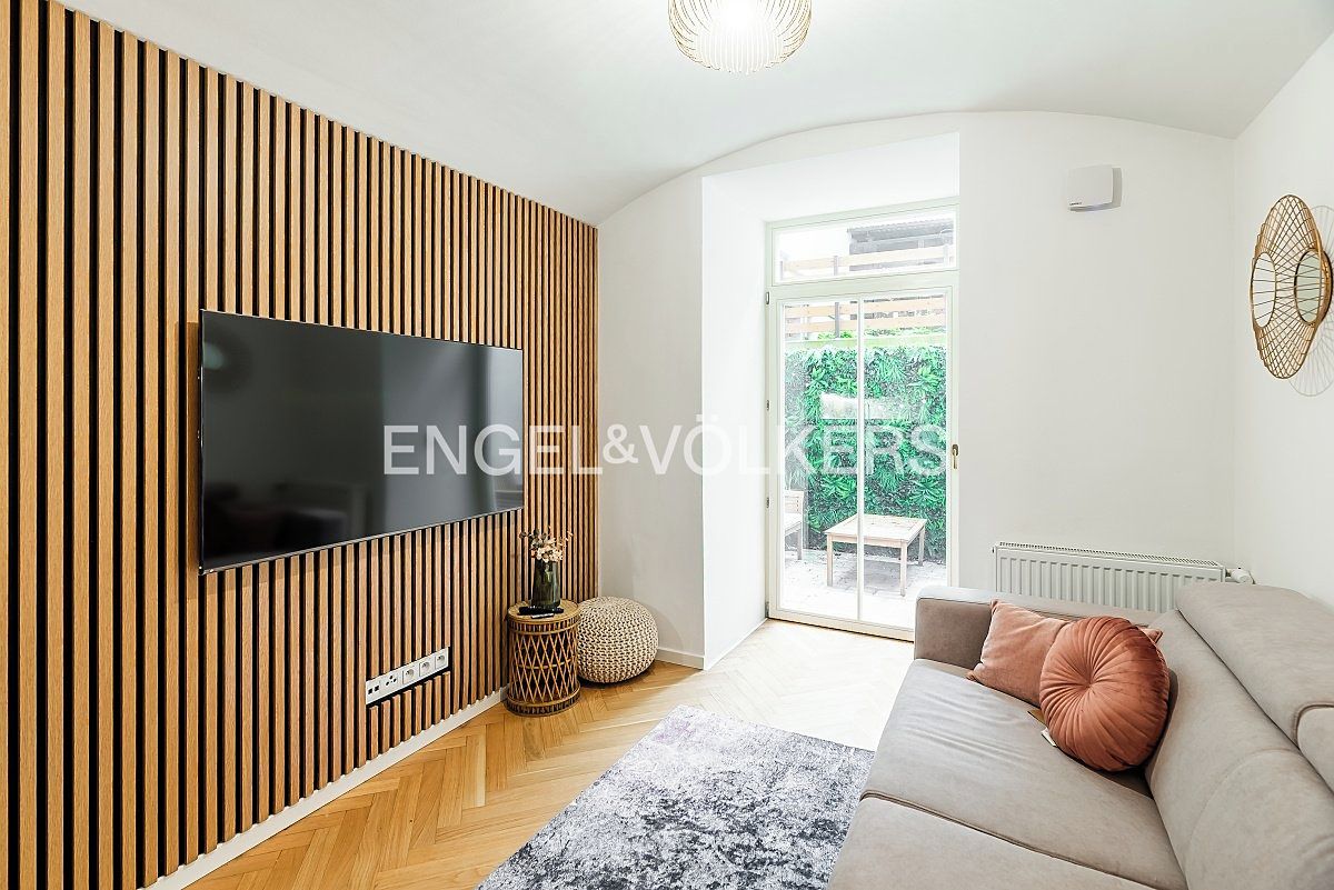 Pronájem bytu 1+kk 30 m² – fotografie 2