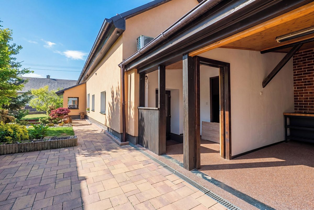 Prodej rodinného domu 160 m², pozemek 906 m² – fotografie 4