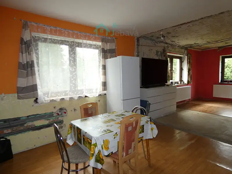 Prodej rodinného domu 90 m², pozemek 1400 m², Svratka – náhled fotky 2