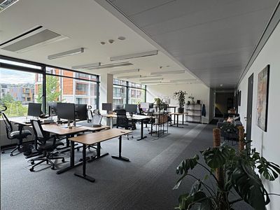 Pronájem kanceláře 182 m²