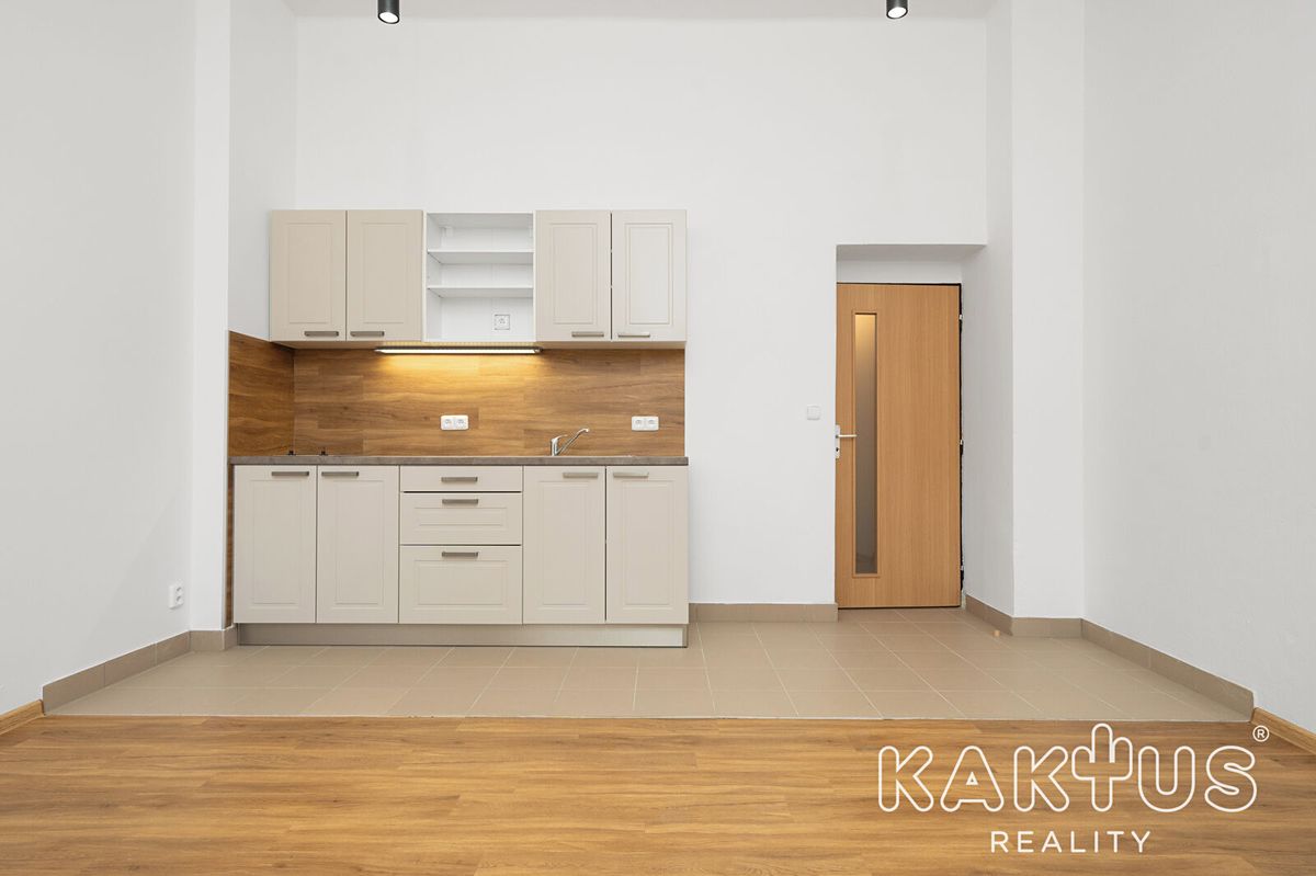 Pronájem bytu 1+kk 32 m²
