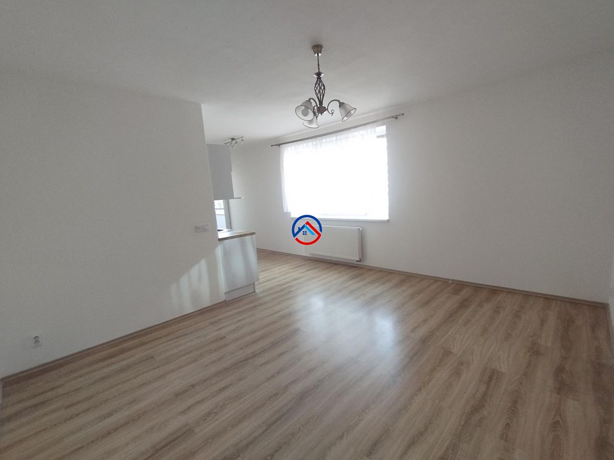Pronájem bytu 2+kk 45 m² – fotografie 4