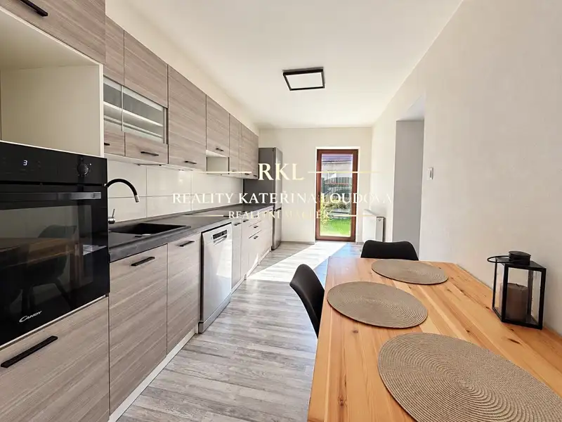 Prodej rodinného domu 85 m², pozemek 461 m², Tymákov – náhled fotky 2