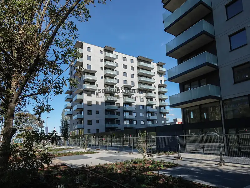 Prodej bytu 1+kk 39 m², Praha – náhled fotky 1