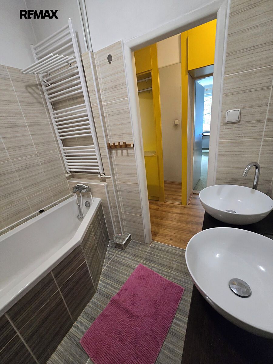 Pronájem bytu 4+1 74 m² – fotografie 3
