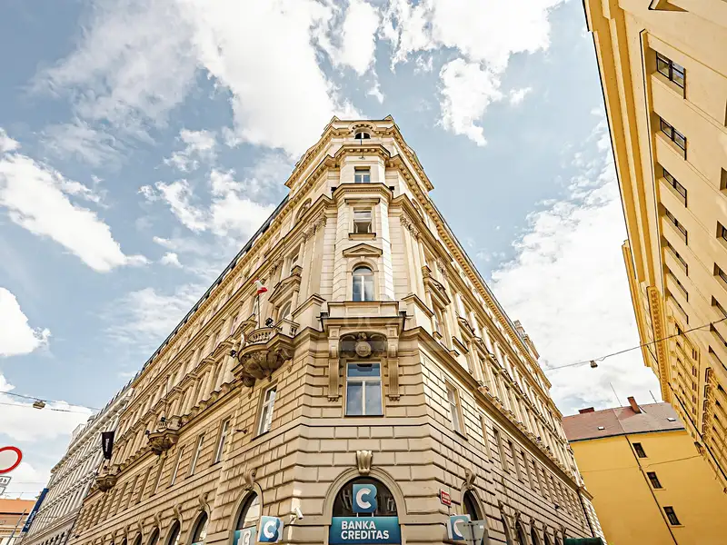 Pronájem kanceláře 110 m², Praha – náhled fotky 1