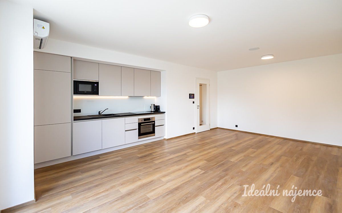Pronájem bytu 2+kk 56 m² – fotografie 5