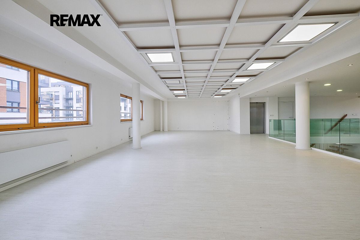 Pronájem obchodního prostoru 97 m² – fotografie 2