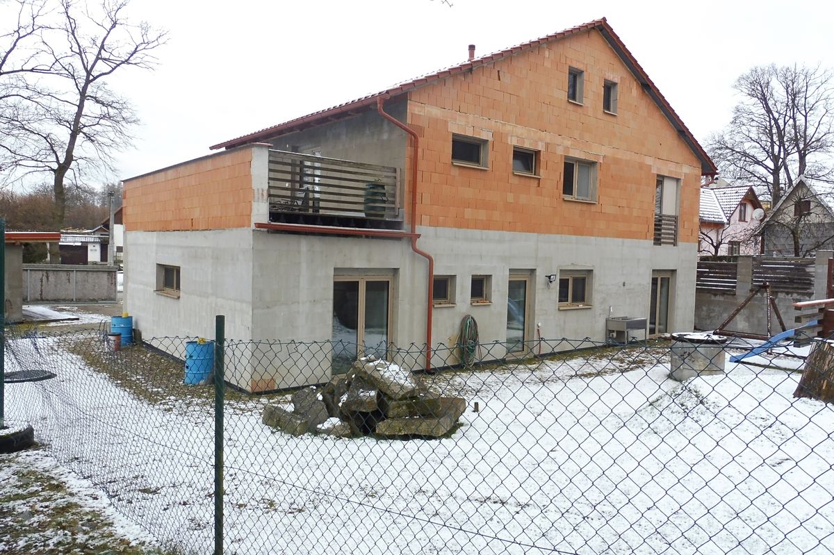 Dražba rodinného domu 328 m², pozemek 1477 m², Číměř – fotka 1 z 3