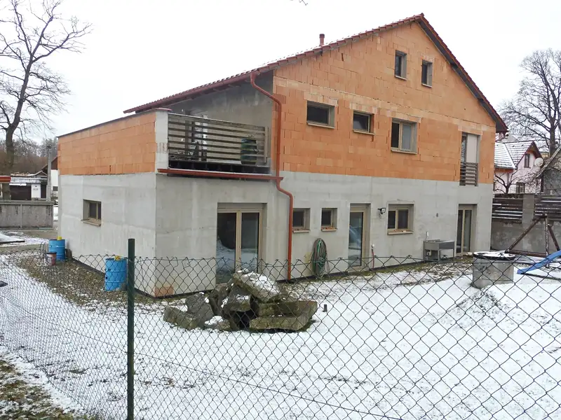 Dražba rodinného domu 328 m², pozemek 1477 m², Číměř – náhled fotky 1
