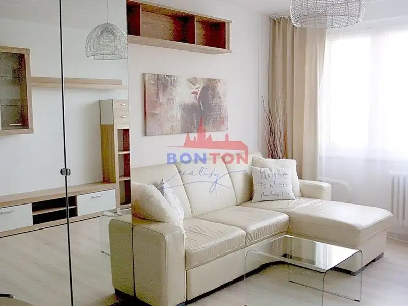 Prodej bytu 1+kk 27 m², Praha – náhled fotky 2