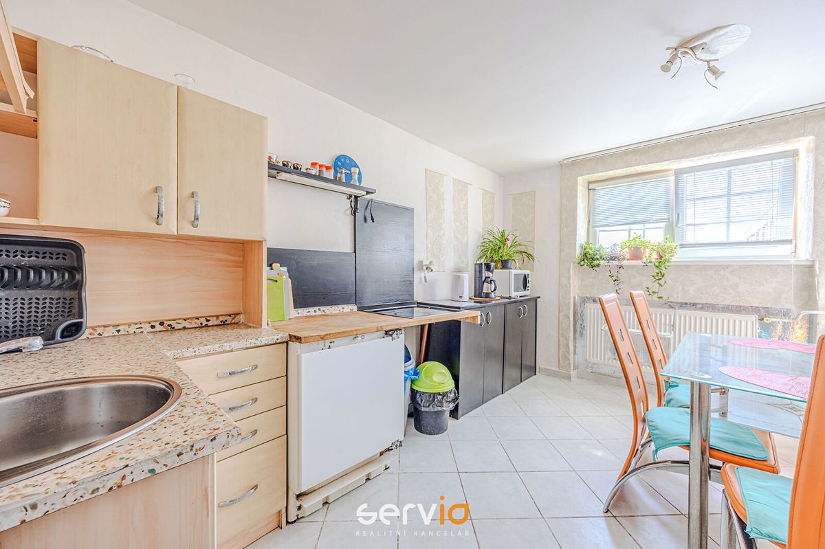 Pronájem bytu 2+1 90 m² – fotografie 4