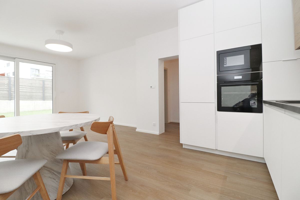 Pronájem bytu 3+kk 81 m²