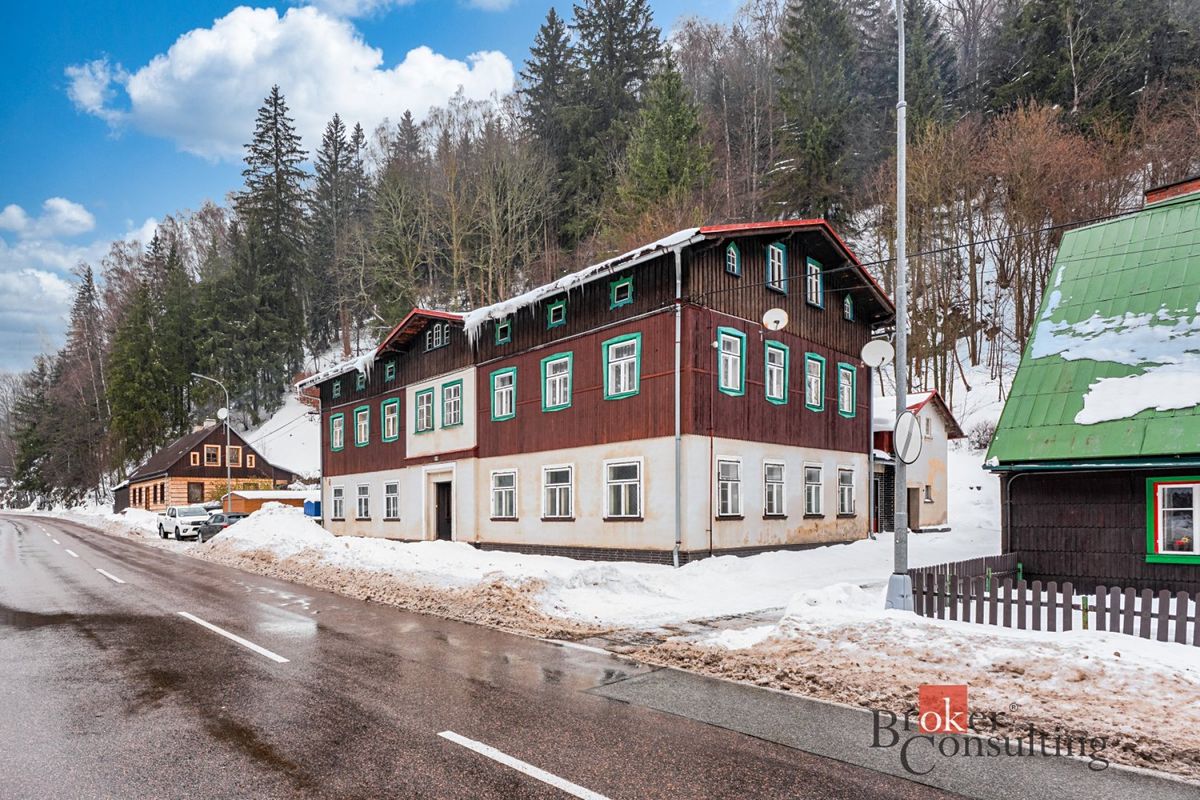 Prodej rodinného domu 400 m², pozemek 515 m², Horní Maršov – fotka 1 z 3