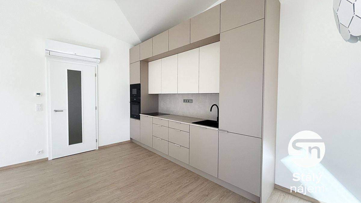 Pronájem bytu 2+kk 85 m² – fotografie 3