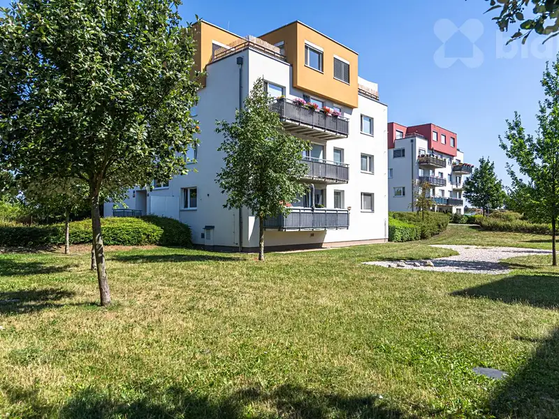 Prodej bytu 1+kk 38 m², Praha – náhled fotky 2