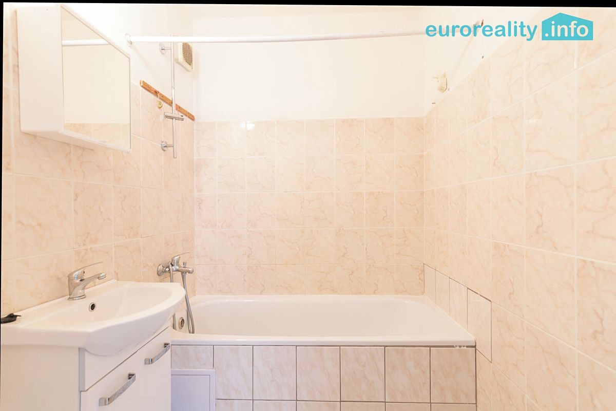 Pronájem bytu 3+1 66 m² – fotografie 5