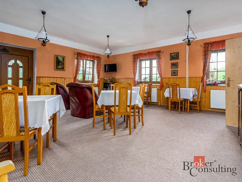 Prodej rodinného domu 620 m², pozemek 1366 m², Horní Maršov – náhled fotky 2