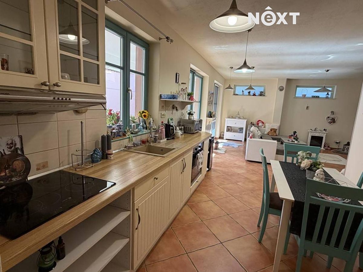 Pronájem bytu 2+kk 105 m² – fotografie 4