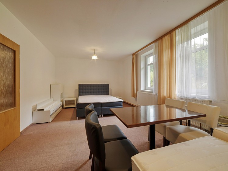Комерційне приміщення на продаж, 899 м² (10 з 100)