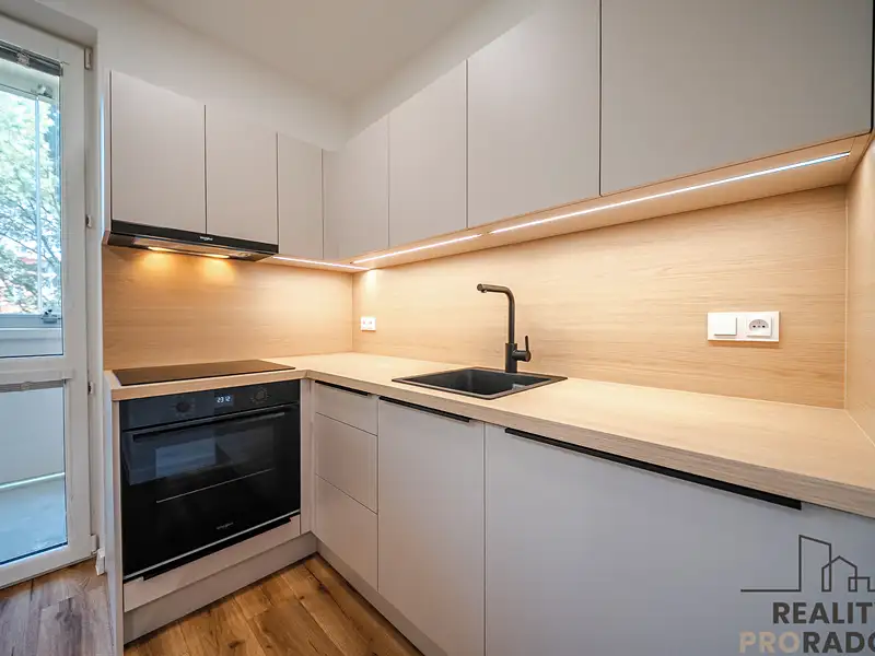 Prodej bytu 1+kk 28 m², Ostrava – náhled fotky 1