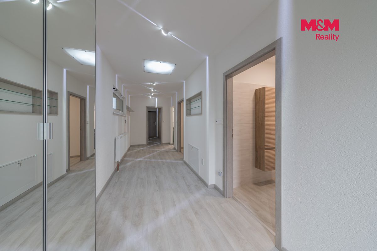 Pronájem rodinného domu 92 m², pozemek 914 m² – fotografie 3