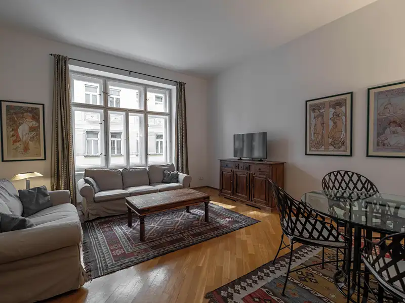 Pronájem bytu 3+1 80 m², Praha – náhled fotky 1
