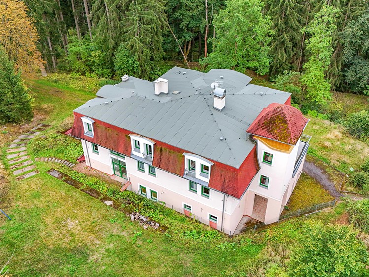Комерційне приміщення на продаж, 899 м² (84 з 100)