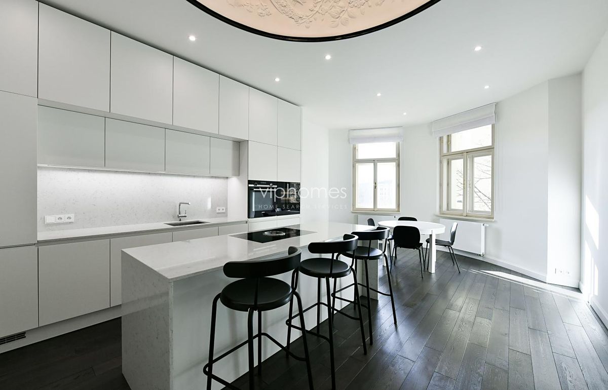 Pronájem bytu 4+kk 137 m² – fotografie 3