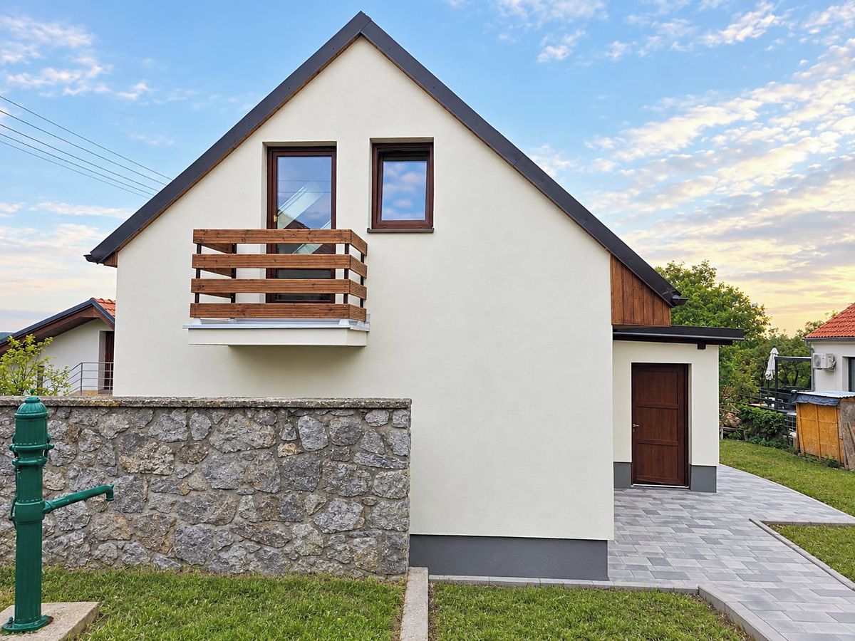 Pronájem rodinného domu 108 m², pozemek 320 m² – fotografie 2