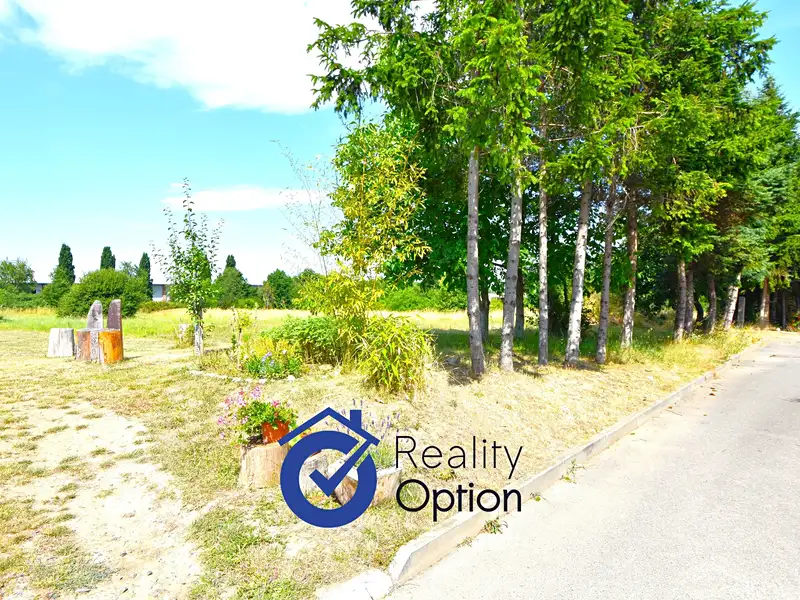 Prodej stavebního pozemku 896 m², Čestlice – náhled fotky 1