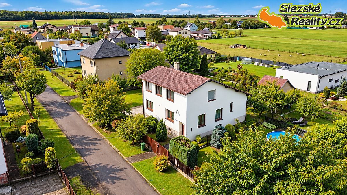Prodej rodinného domu 240 m², pozemek 1130 m² – fotografie 4