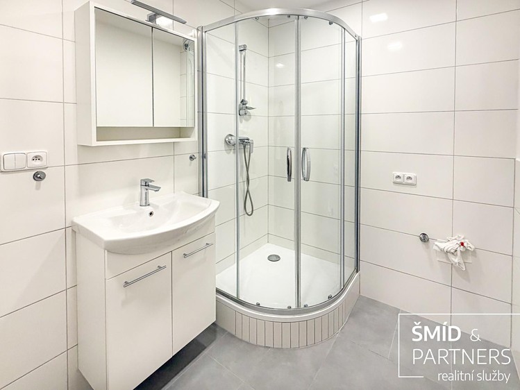 Pronájem bytu 2+kk, 39 m² (6 z 15)