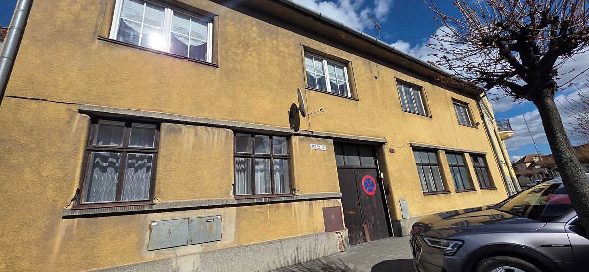 Prodej vícegeneračního domu 920 m², pozemek 3200 m² – fotografie 4