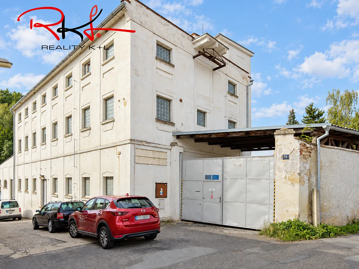 Pronájem skladového prostoru 1787 m²