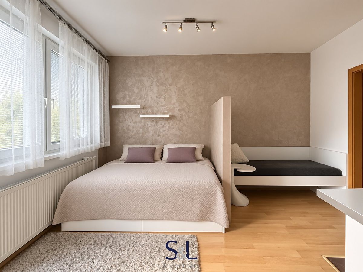 Pronájem bytu 1+kk 40 m² – fotografie 3