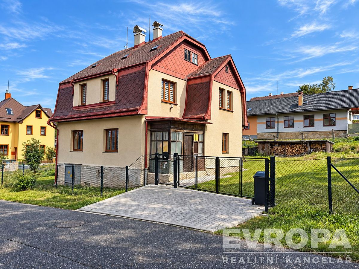 Prodej rodinného domu 138 m², pozemek 812 m²